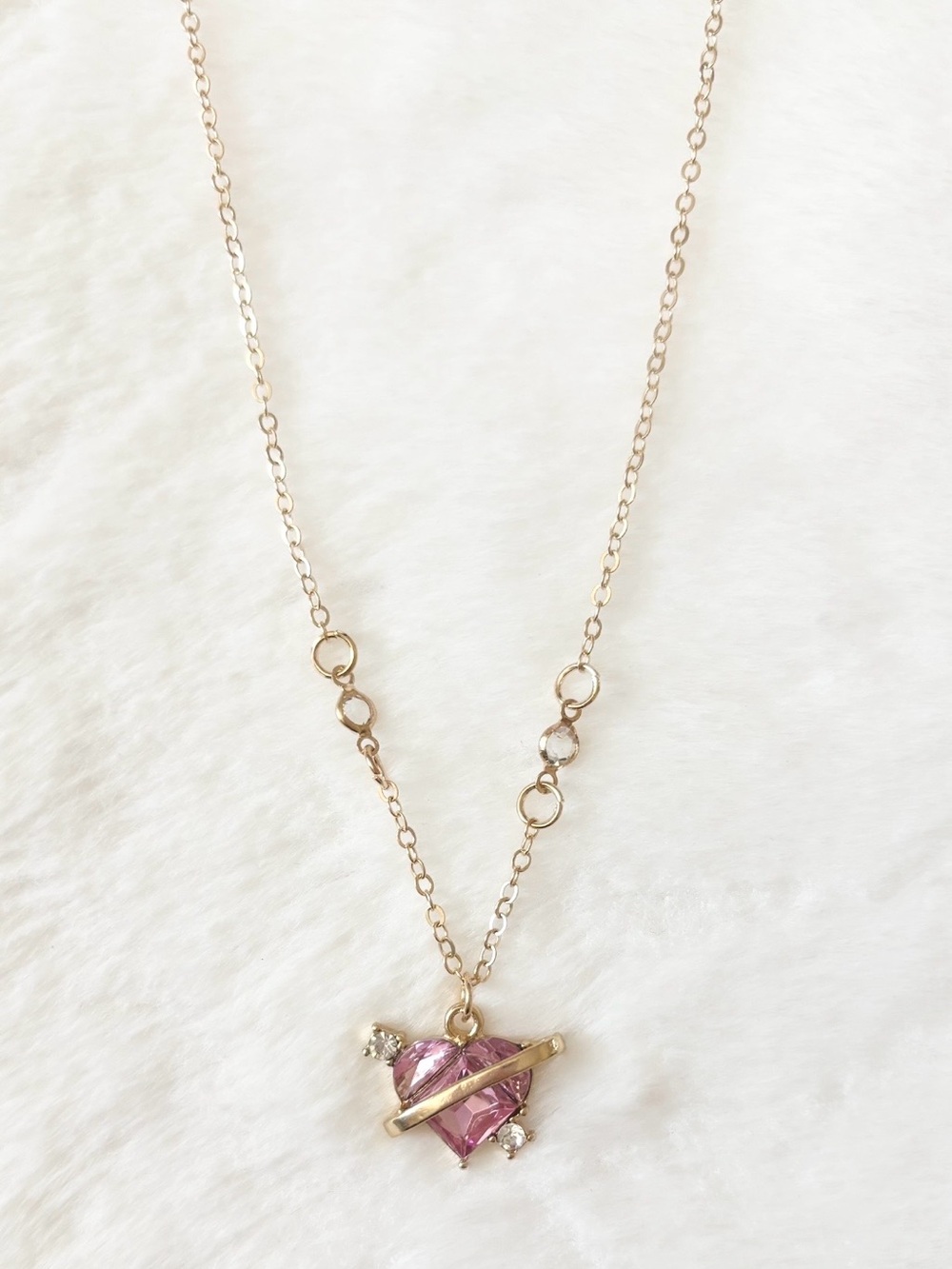 5/$15 🩷 MUST BUNDLE Gold Necklace with Pink Heart Pendant